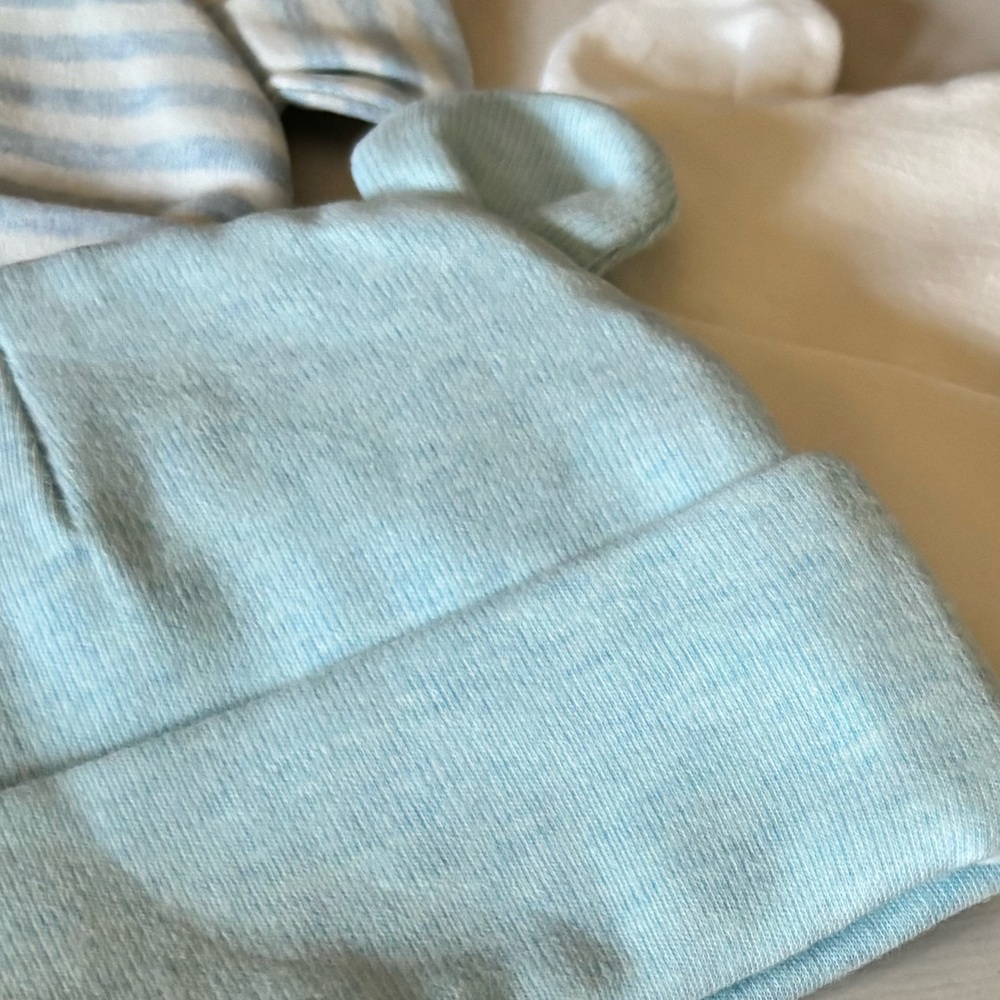 Baby Boy Newborn Bear Ear Caps Set - Picture 7 of 8